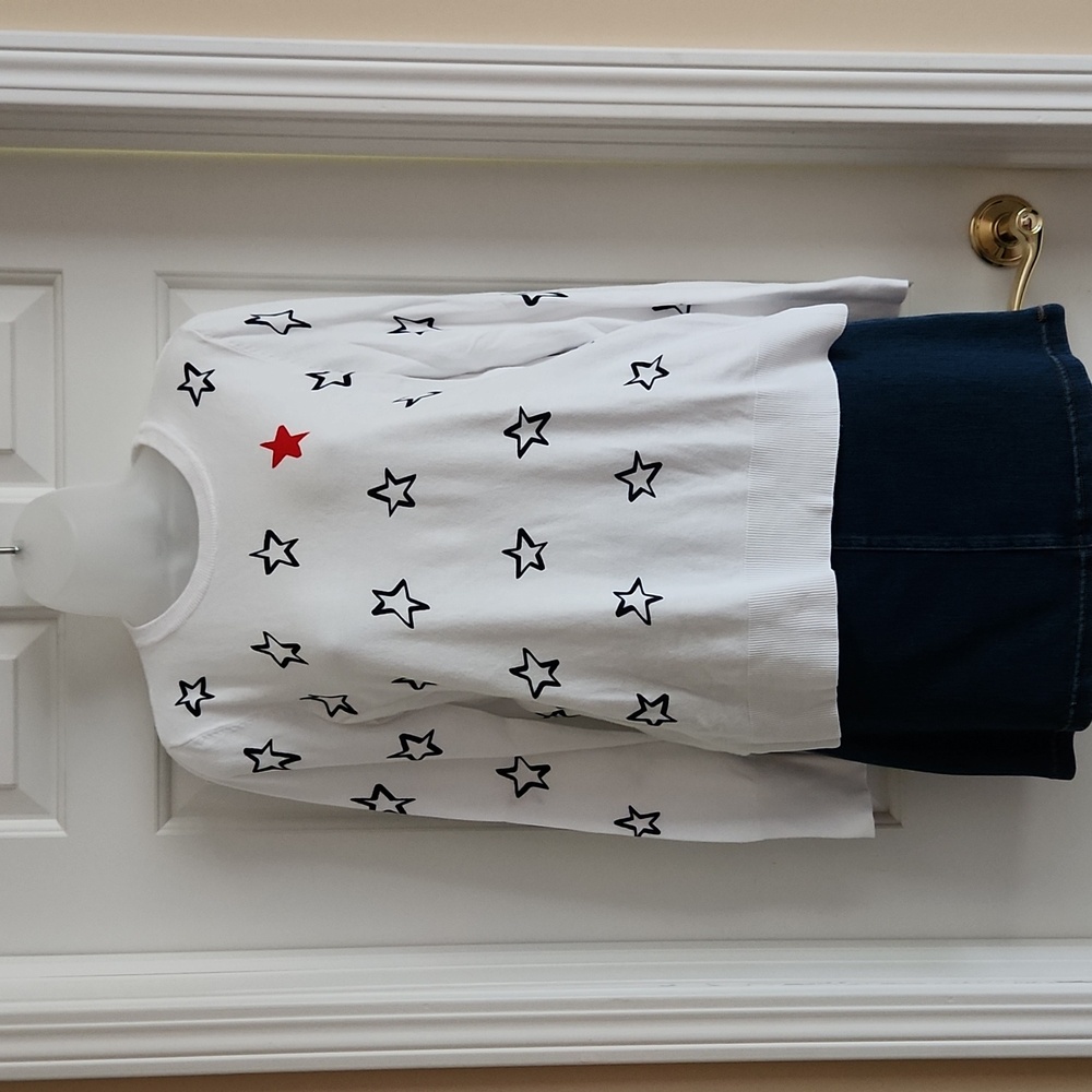 MARLED White Crewneck Sweater with Navy Stars Size M
